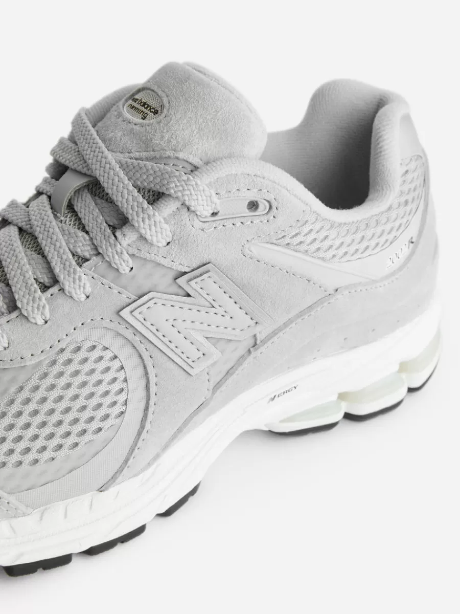 Toutes Les Chaussures-ARKET Baskets New Balance 2002R gris