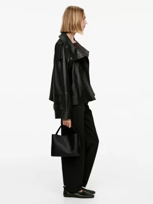 Tous Les Sacs-ARKET Besace en cuir Noir