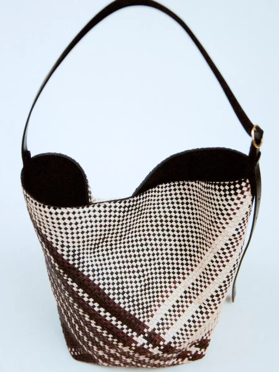 Tous Les Sacs-ARKET Cabas en cuir tressé Blanc/Noir/Rouge foncé