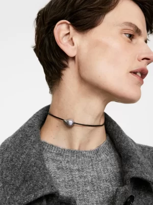 Bijoux-ARKET Collier cordon avec perle d'eau douce Perle foncée/Noir