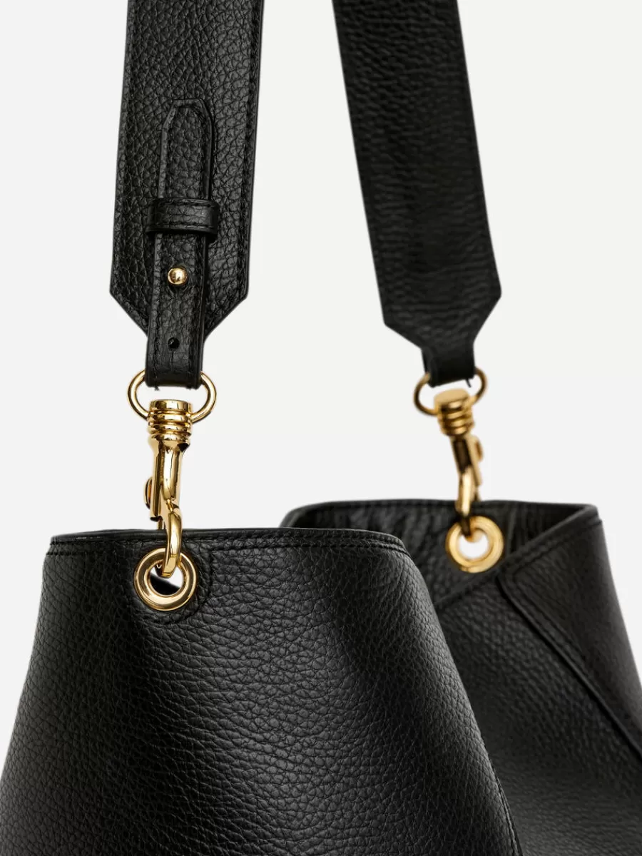 Tous Les Sacs-ARKET Sac seau en cuir Noir
